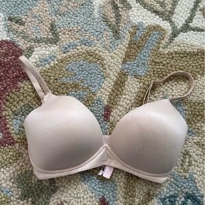 Victoria’s Secret nude nursing bra 32DDD